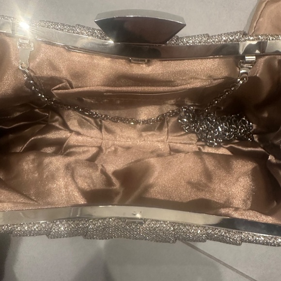 Scheilan metalic evening bag with Dust Bag - NWOT - Picture 4 of 8